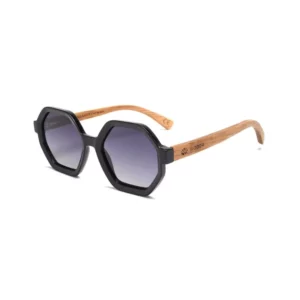 Clau Black
