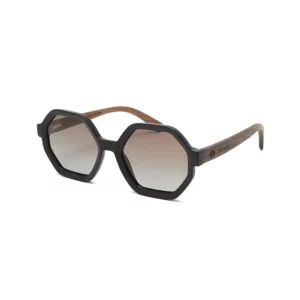 Clau Black