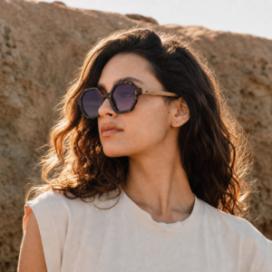 Clau Demi Brown – Gris à Rosa