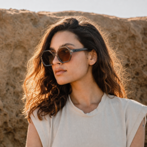 Clau Grey – Marrón
